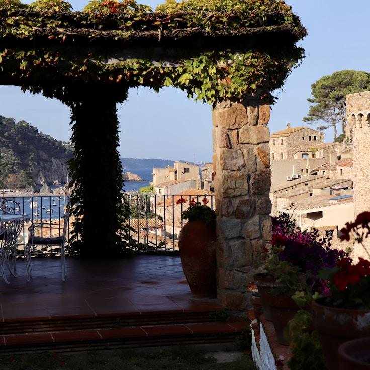 Outdoor terrace seating suitable for families in Lille